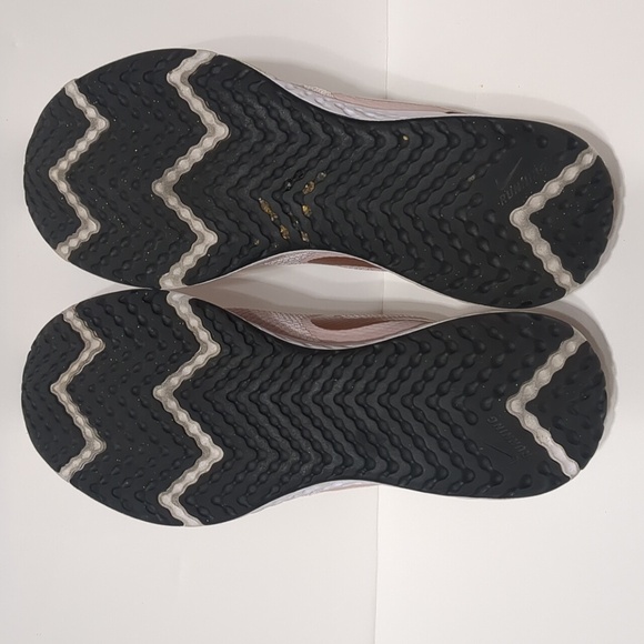 Nike Women's Revolution 5 Running Shoe size 9.5 - Picture 8 of 8